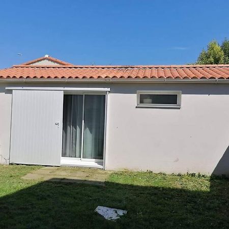 Petit T2 Proche Centre Ville La Roche-sur-Yon Extérieur photo