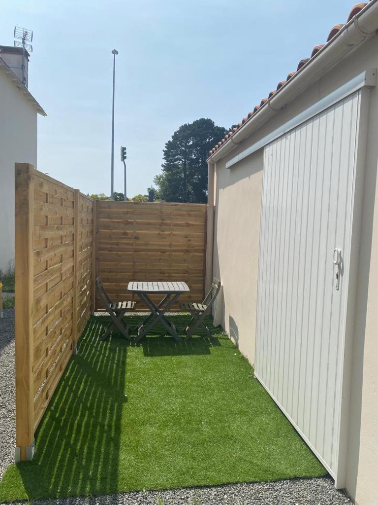 Petit T2 Proche Centre Ville La Roche-sur-Yon Extérieur photo